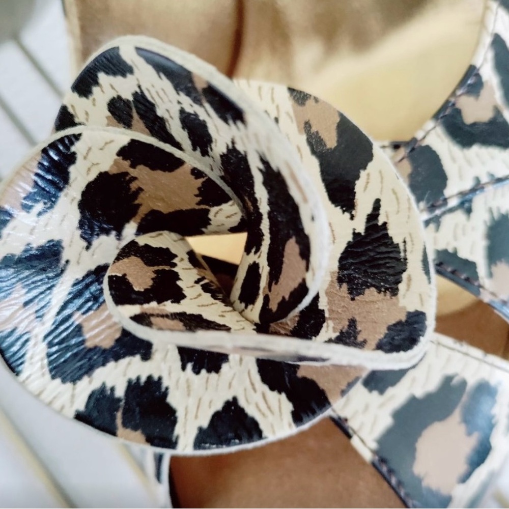 Dolce & Gabbana Leopard Print Heels - Picture 5 of 6